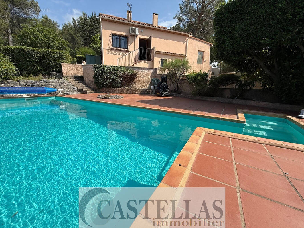 Maison à CARNOUX-EN-PROVENCE