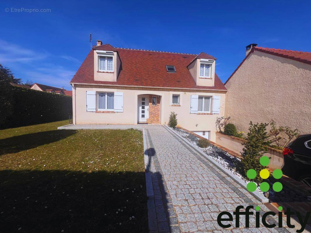 Maison à BOISSISE-LE-ROI