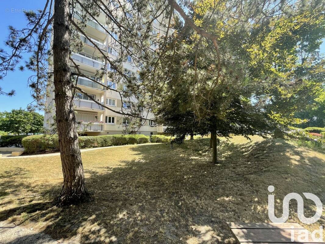 Photo 1 - Appartement à TAVERNY