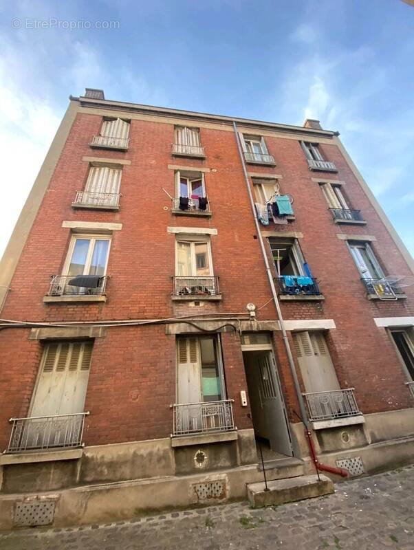 Appartement à LA COURNEUVE