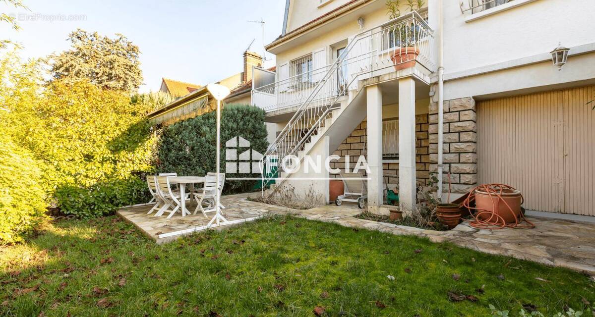 Maison à FRESNES