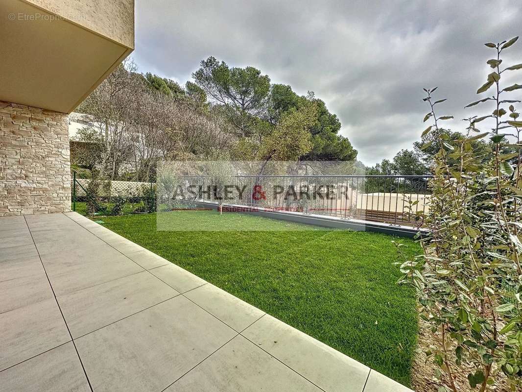 Appartement à EZE