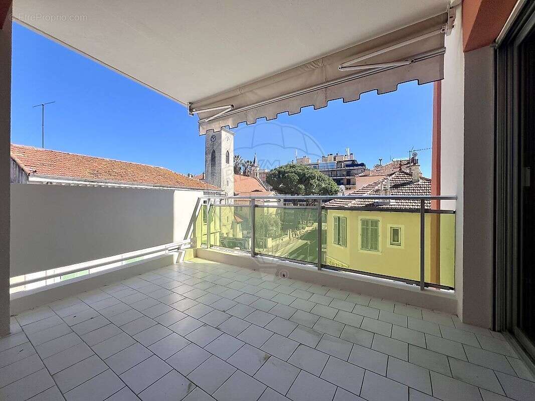 Appartement à VALLAURIS