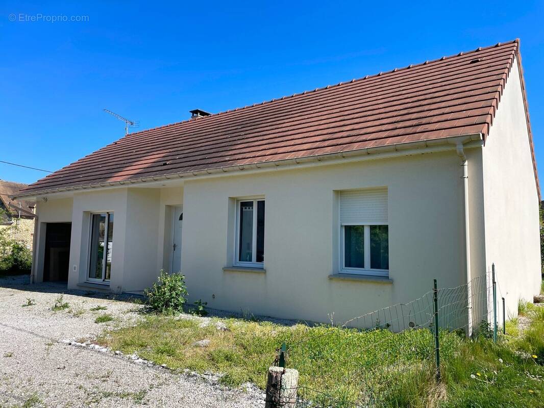 Façade - Maison à SAINT-COSME-EN-VAIRAIS