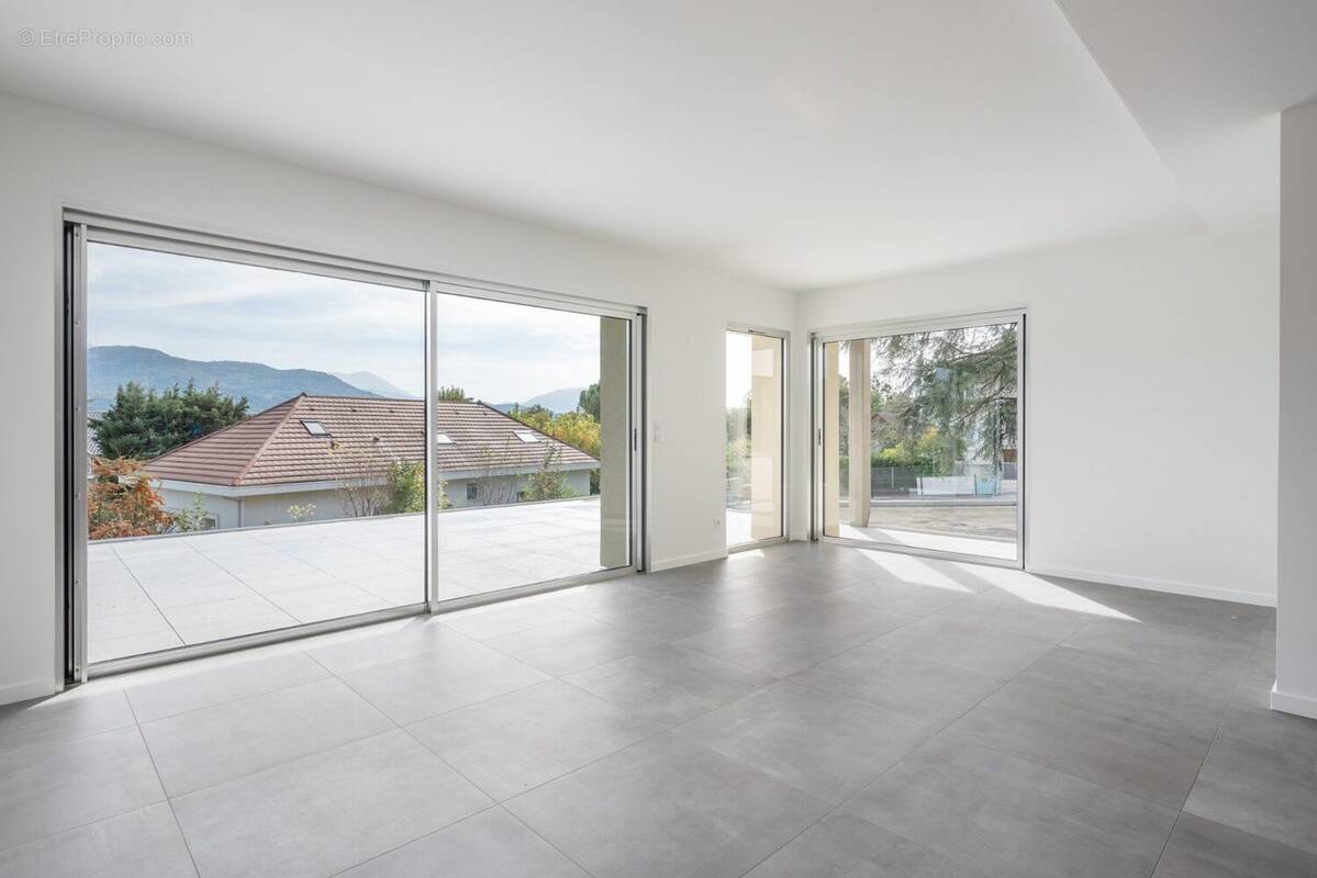 Appartement à CORENC