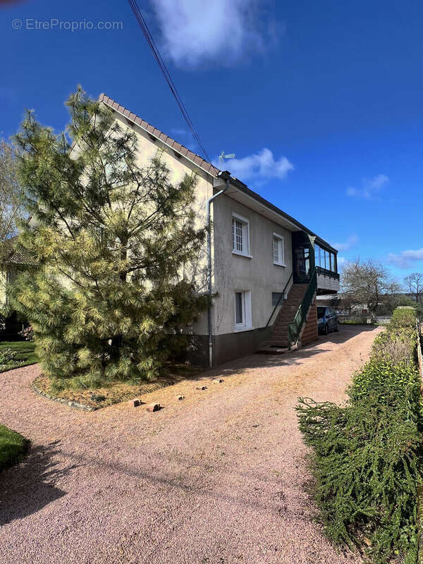 Photo 2 - Maison à GUEUGNON