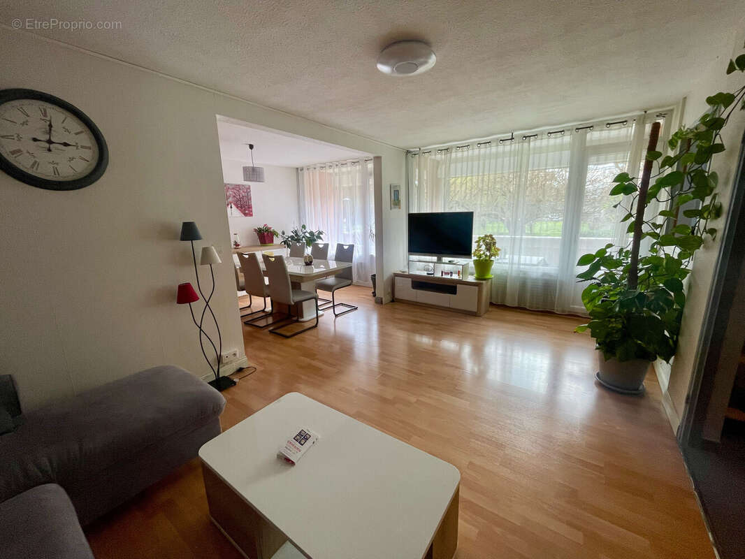Appartement à LE PONT-DE-CLAIX