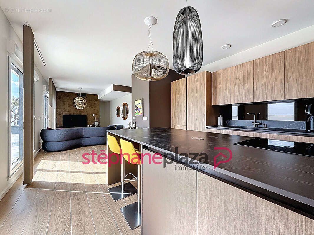 Appartement à DECINES-CHARPIEU