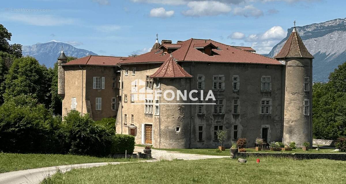 Appartement à FROGES