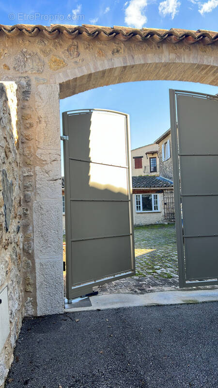 Maison à LA GAUDE