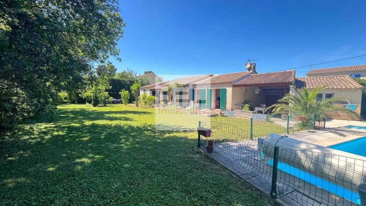 Maison à MORIERES-LES-AVIGNON