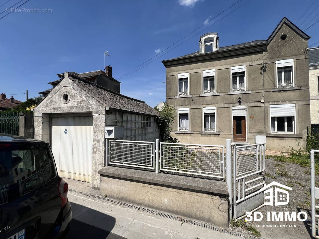 Maison à AVESNES-SUR-HELPE