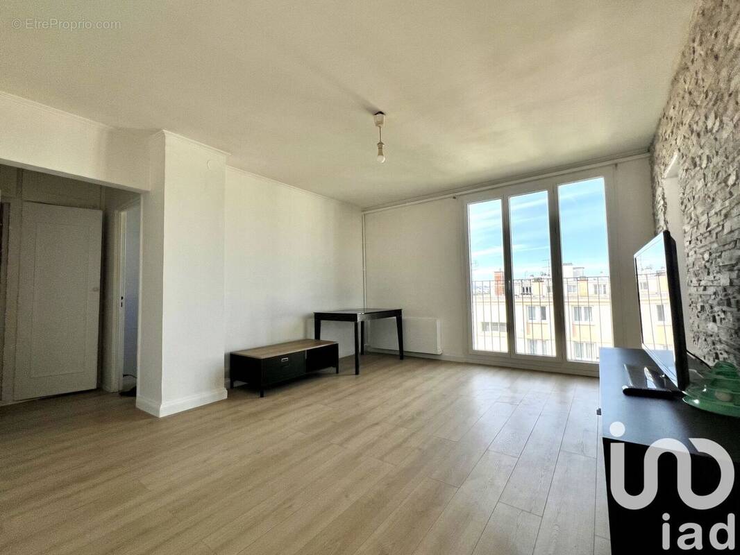 Photo 1 - Appartement à TAVERNY