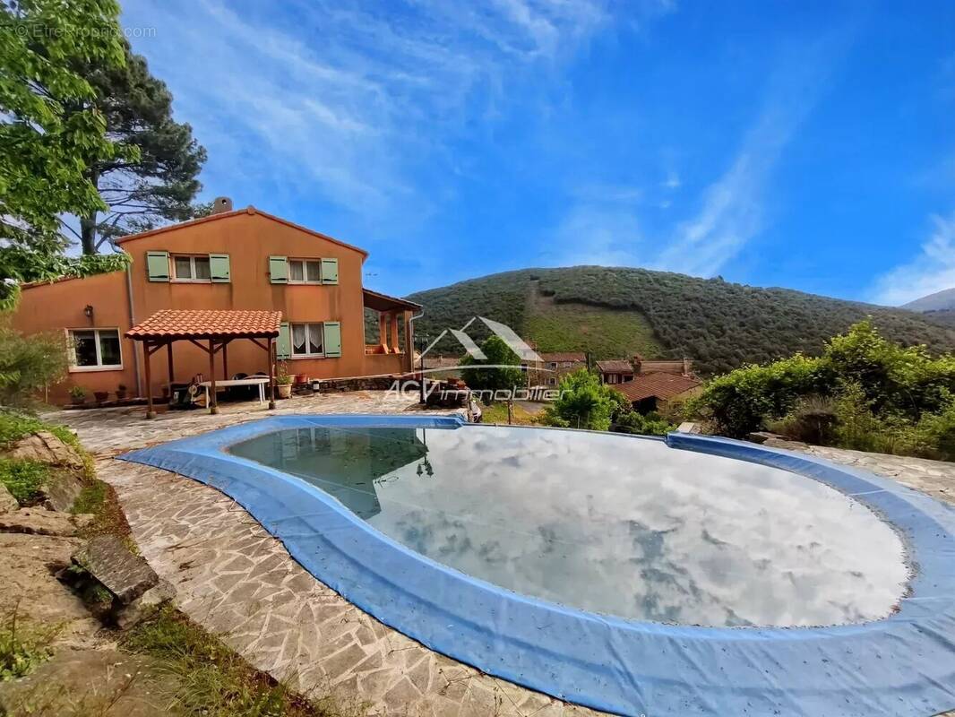 Maison à LES SALLES-DU-GARDON