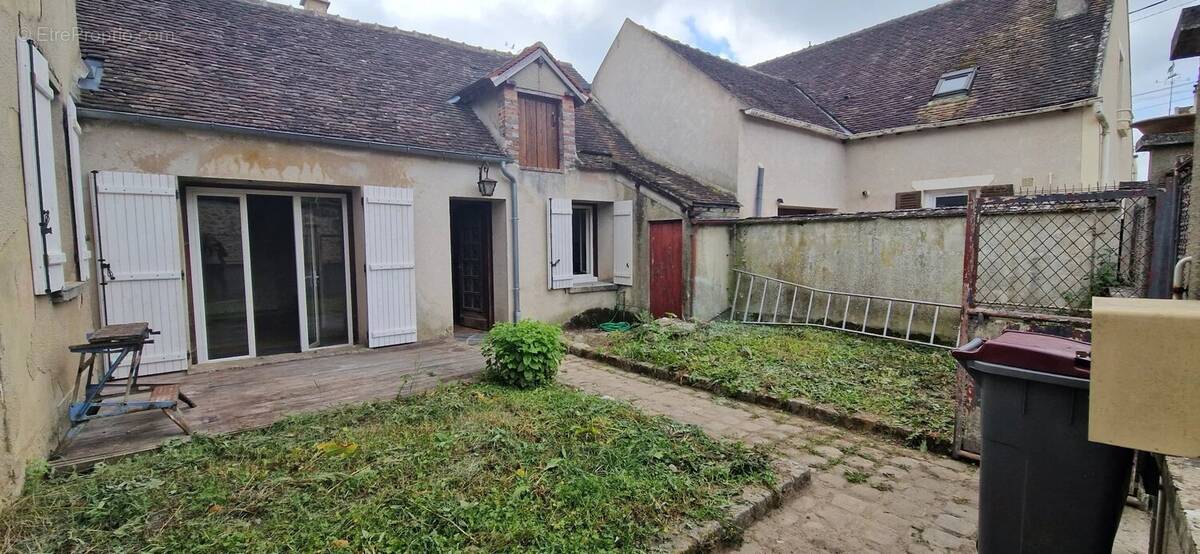 Maison à VOULX