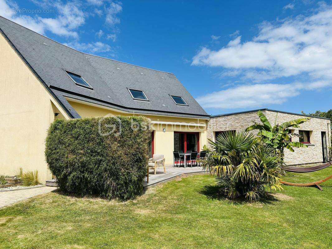 Maison à COLLEVILLE-SUR-MER