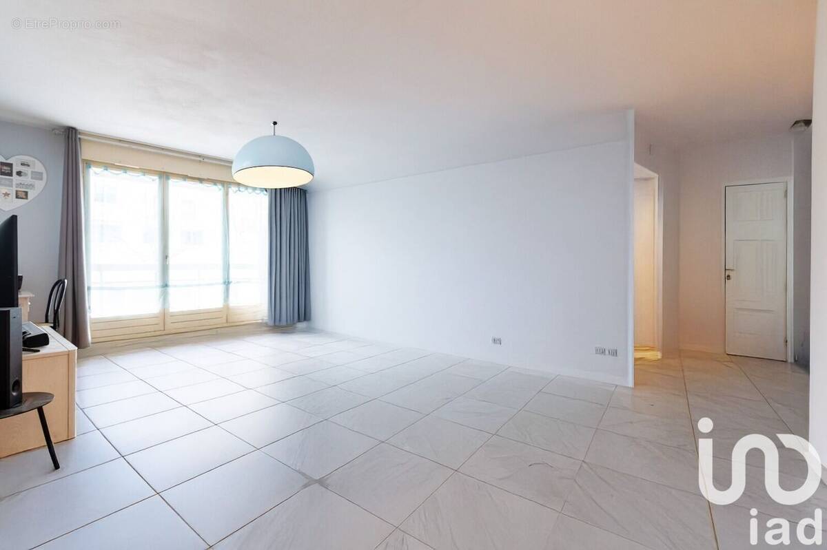 Photo 1 - Appartement à LYON-8E