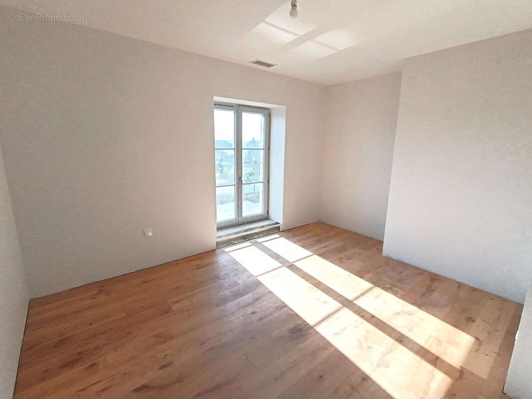 Appartement à CRECHES-SUR-SAONE