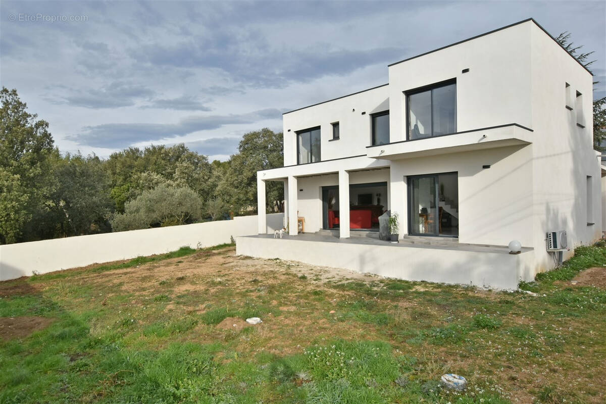 Maison à CAVEIRAC