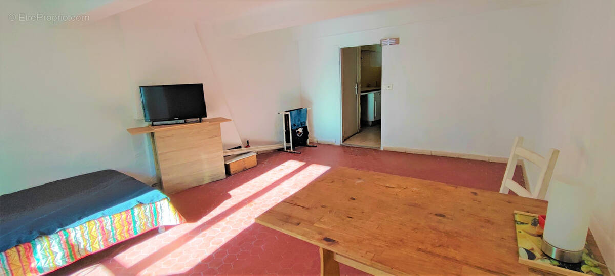 Appartement à PUGET-SUR-ARGENS