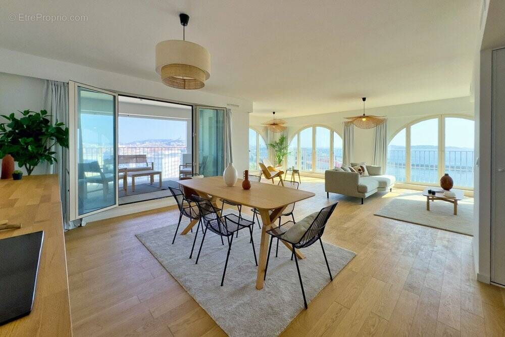 Appartement à MARSEILLE-2E