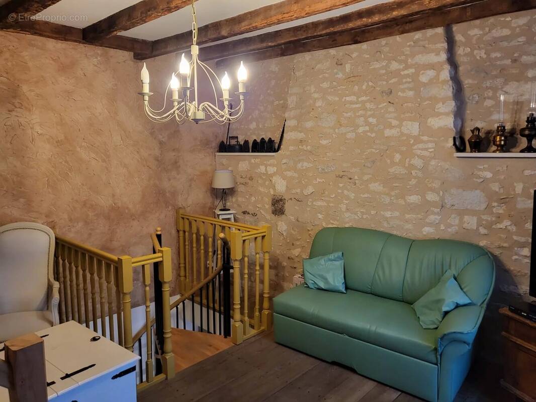 Appartement à JAVERLHAC-ET-LA-CHAPELLE-SAINT-ROBERT