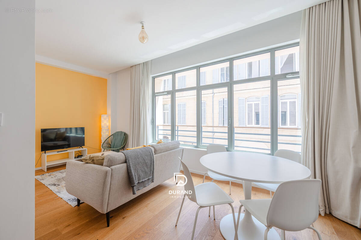 Appartement à MARSEILLE-7E