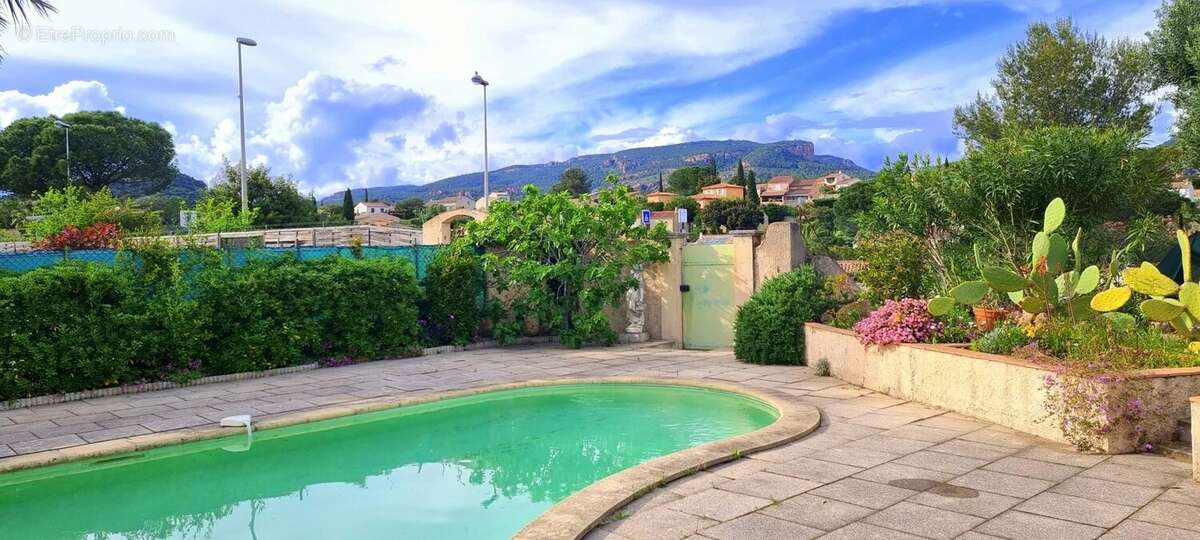 Maison à ROQUEBRUNE-SUR-ARGENS