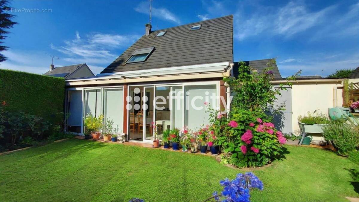 Maison à NANTEUIL-LE-HAUDOUIN