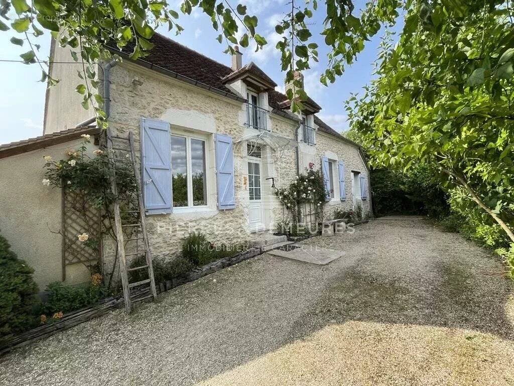Maison à MEHUN-SUR-YEVRE