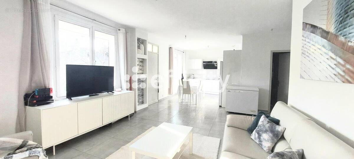 Appartement à CHATEAUNEUF-LES-MARTIGUES
