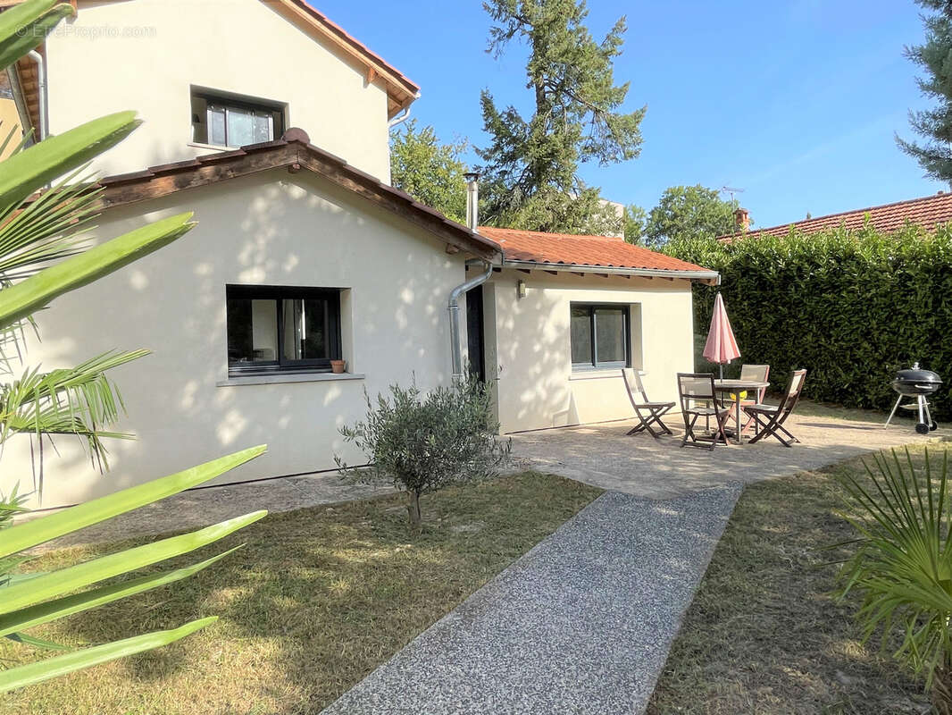 Maison à SAINT-ROMAIN-AU-MONT-D&#039;OR