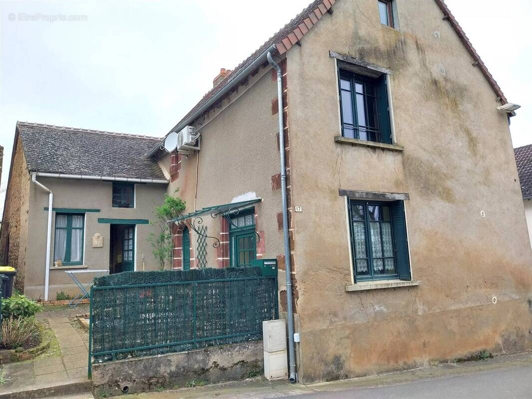 Maison à CHAILLAC