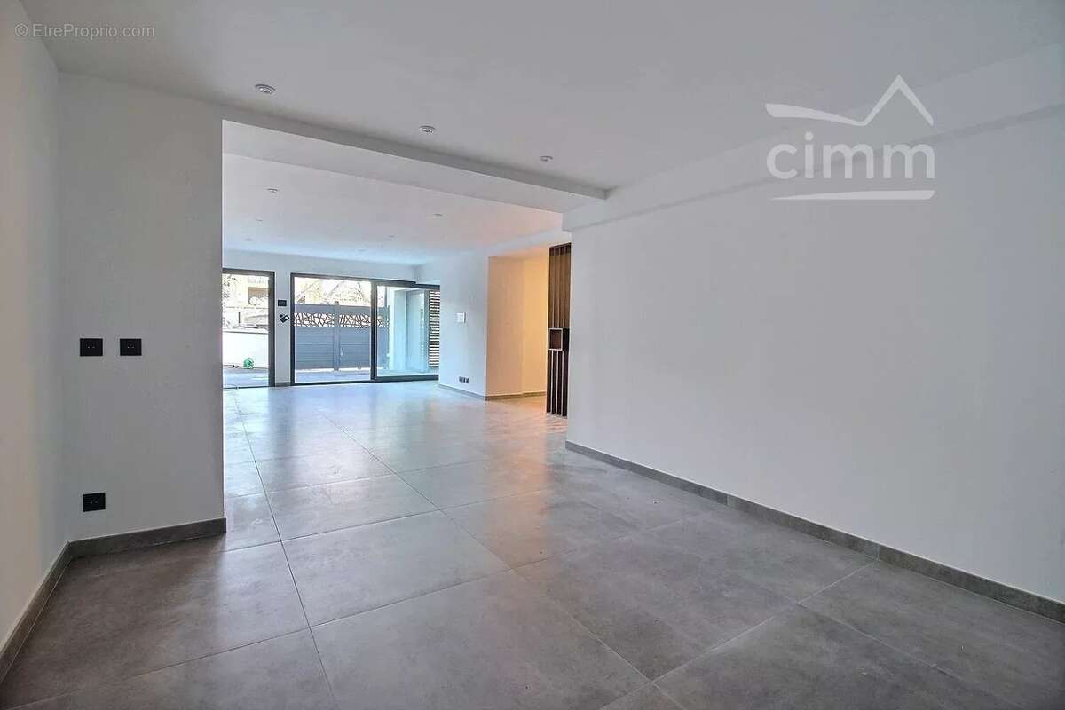 Appartement à GIGNAC