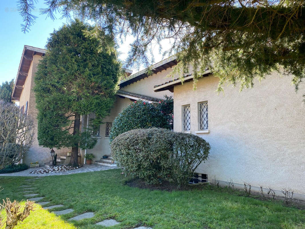 Maison à AUSSILLON