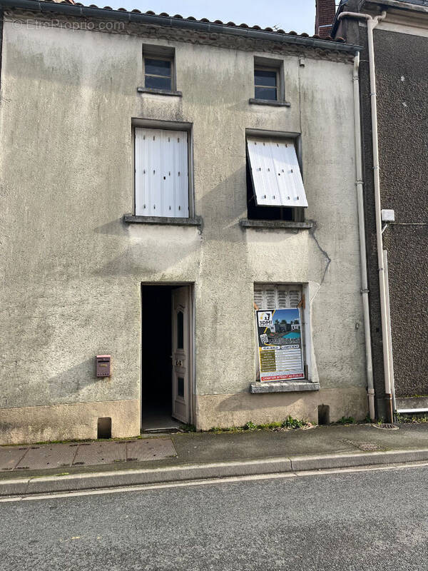 Maison à GESTE