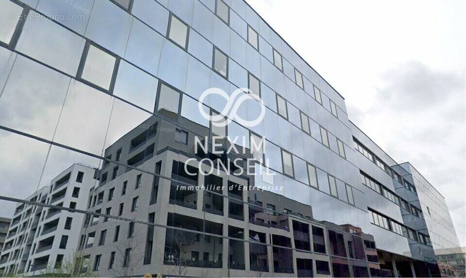 Commerce à CERGY
