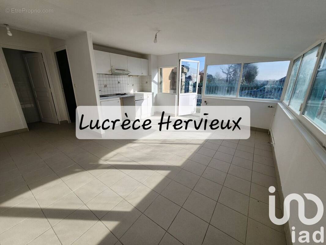 Photo 1 - Appartement à LA CHAPELLE-DES-FOUGERETZ