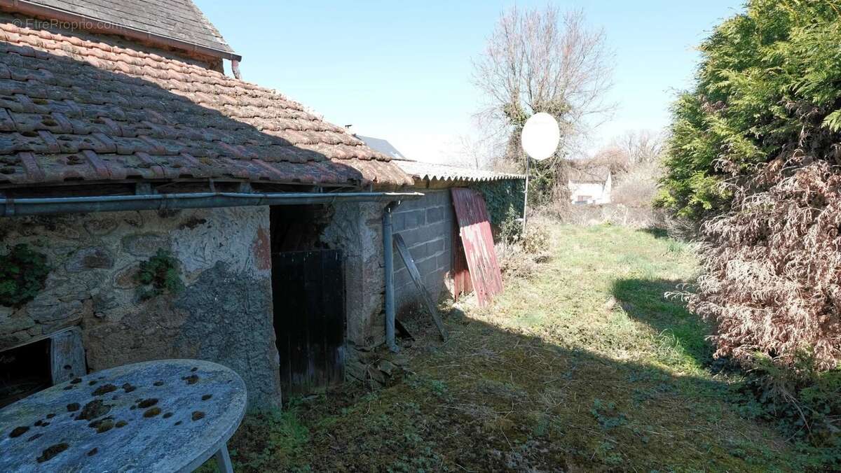 Maison à MONTIGNY-EN-MORVAN