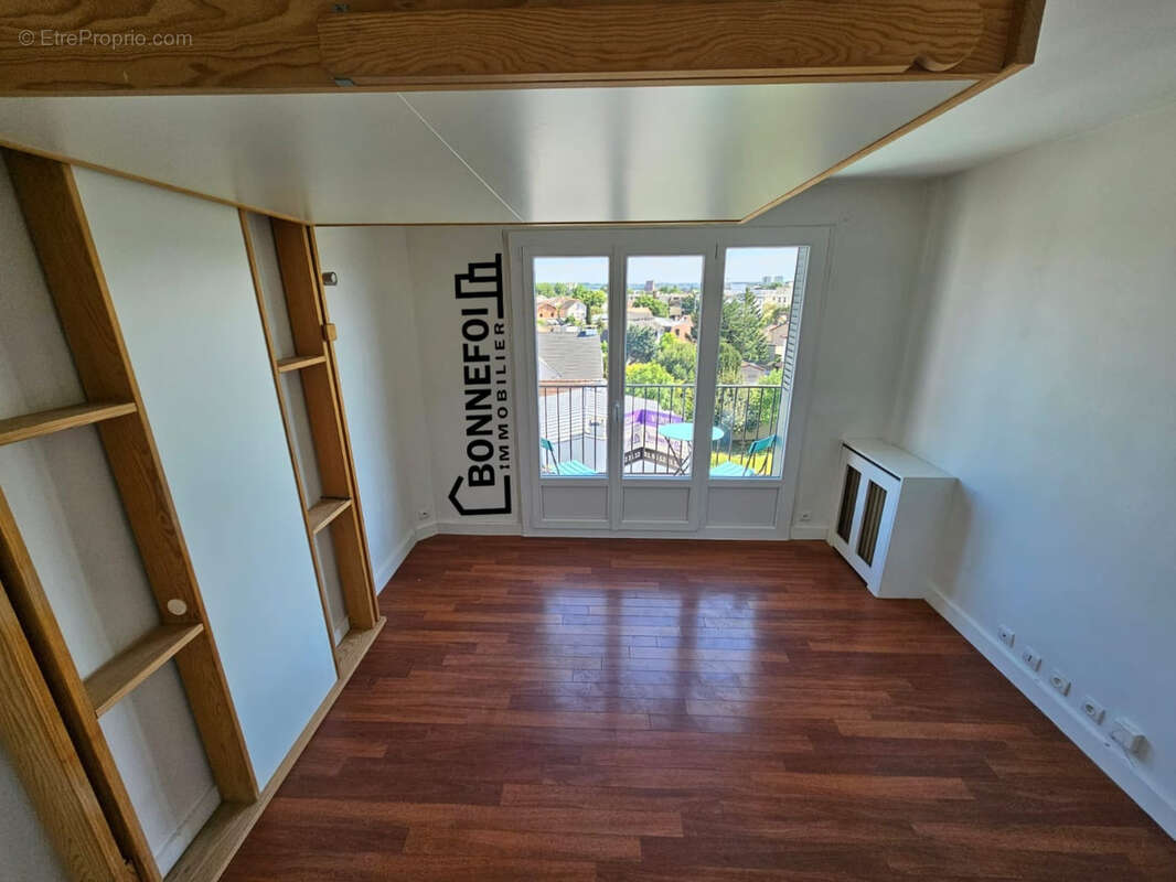Appartement à SAINT-MAUR-DES-FOSSES
