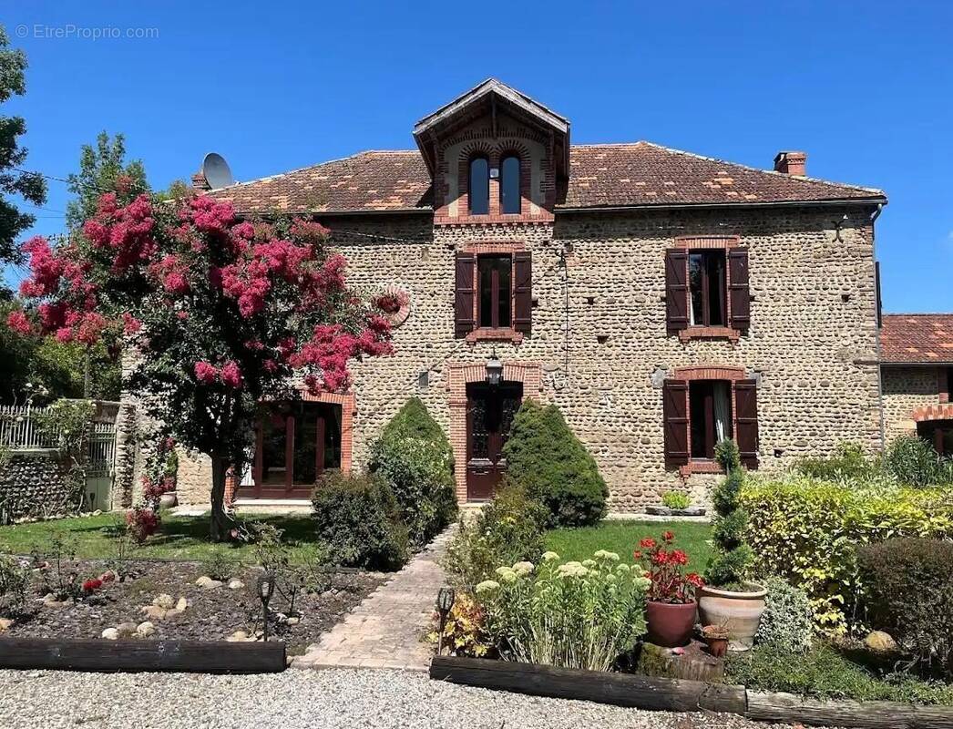 Maison à VIC-EN-BIGORRE