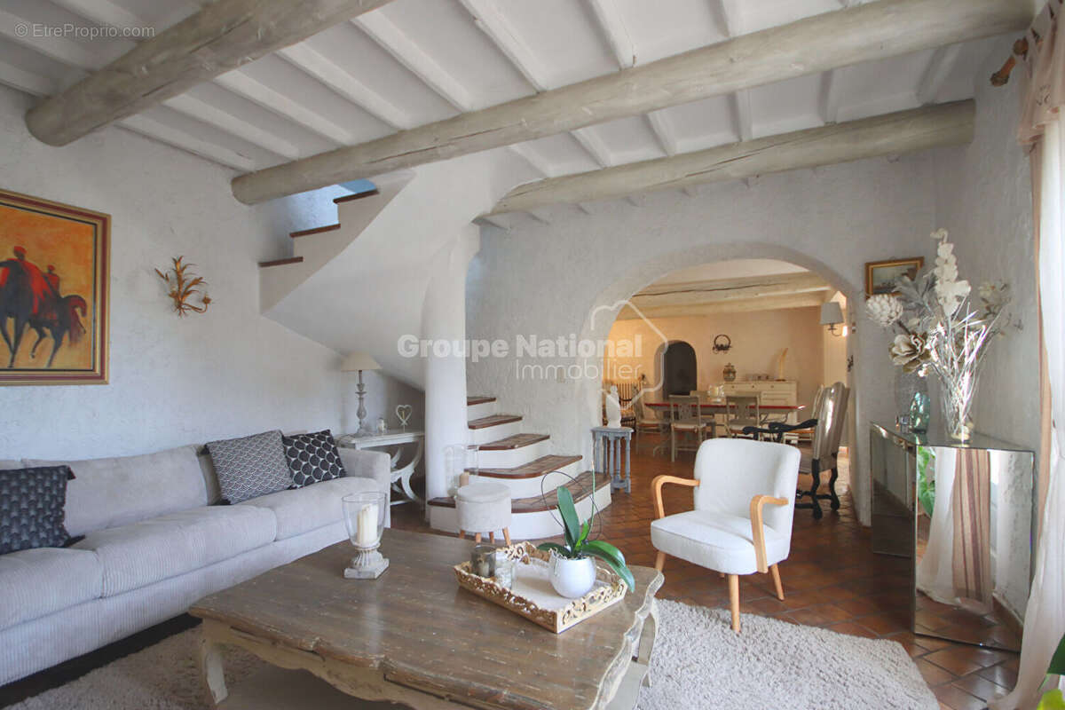 Maison à MONTEUX