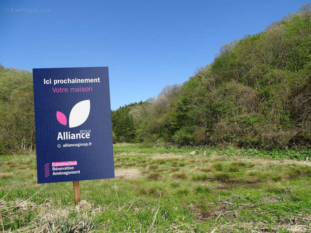 Terrain à NUAILLE