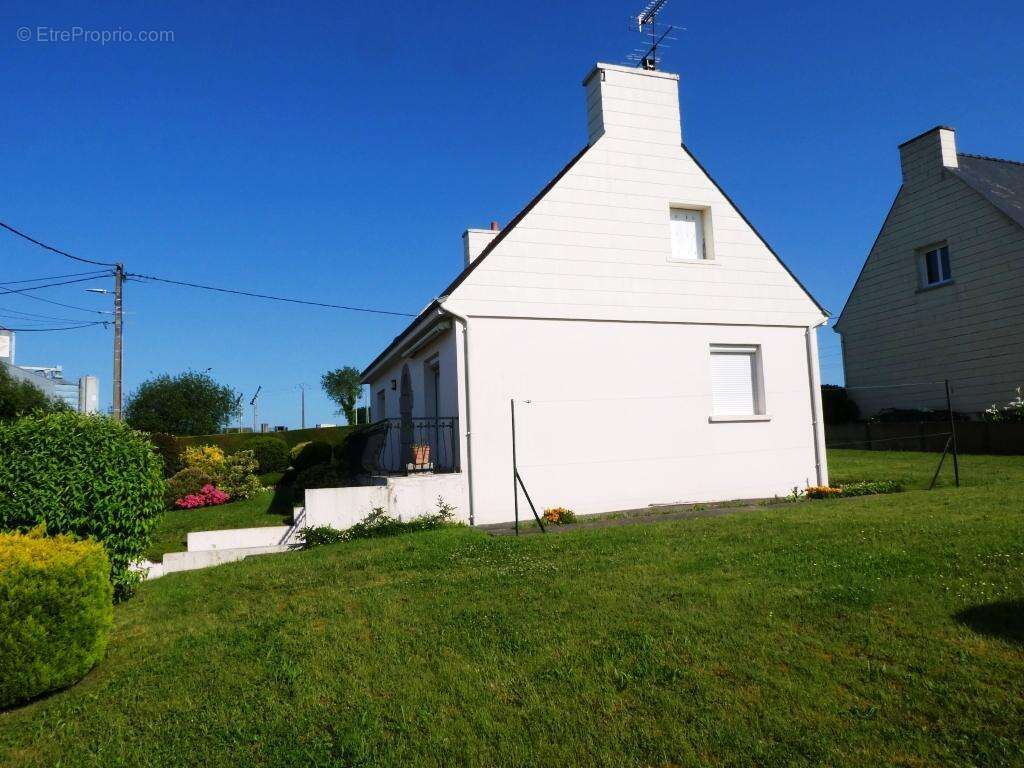 Maison à LOCMALO