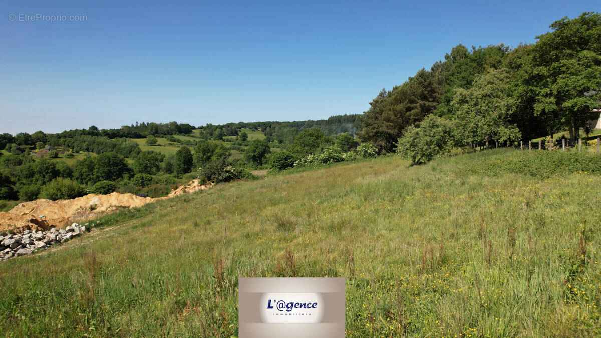 Terrain à PONT-L&#039;EVEQUE