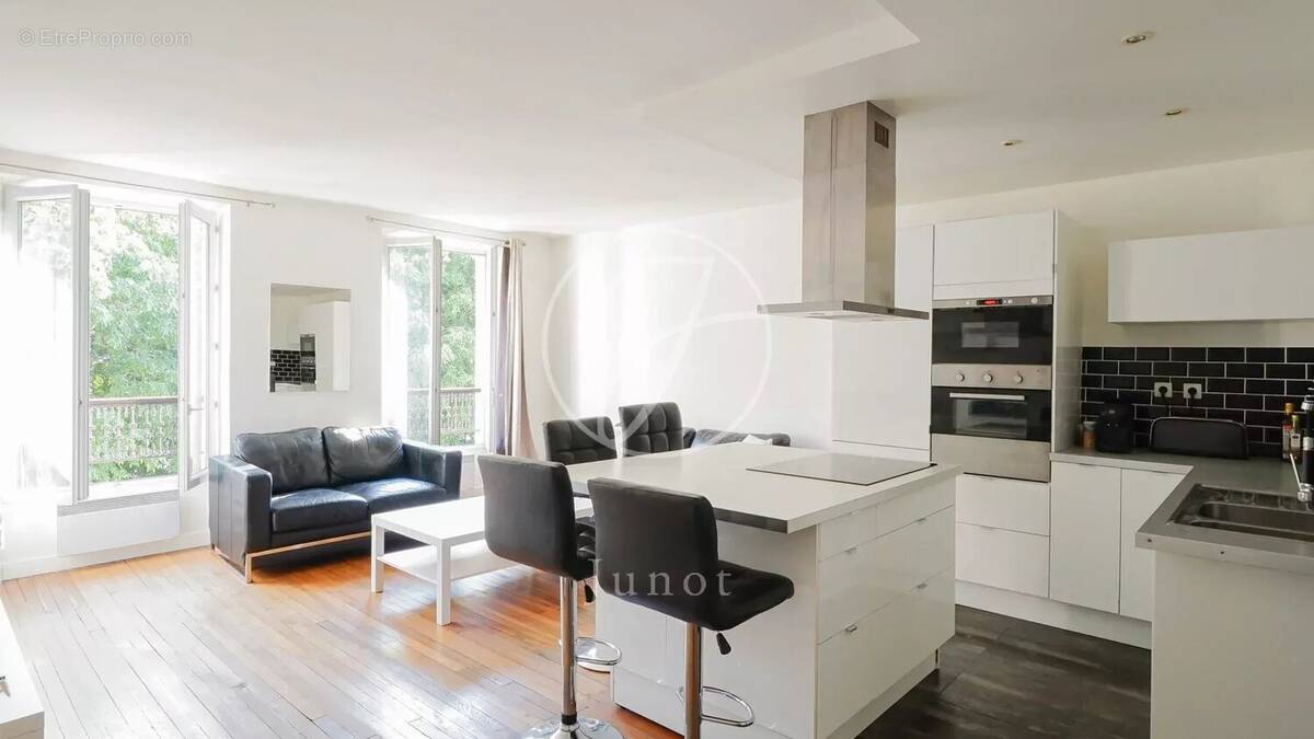 Appartement à PARIS-18E