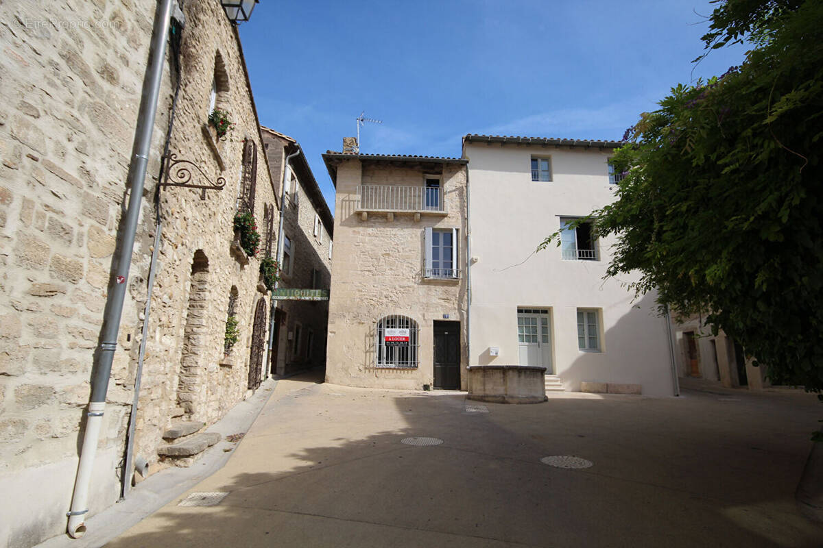 Maison à VILLENEUVE-LES-AVIGNON
