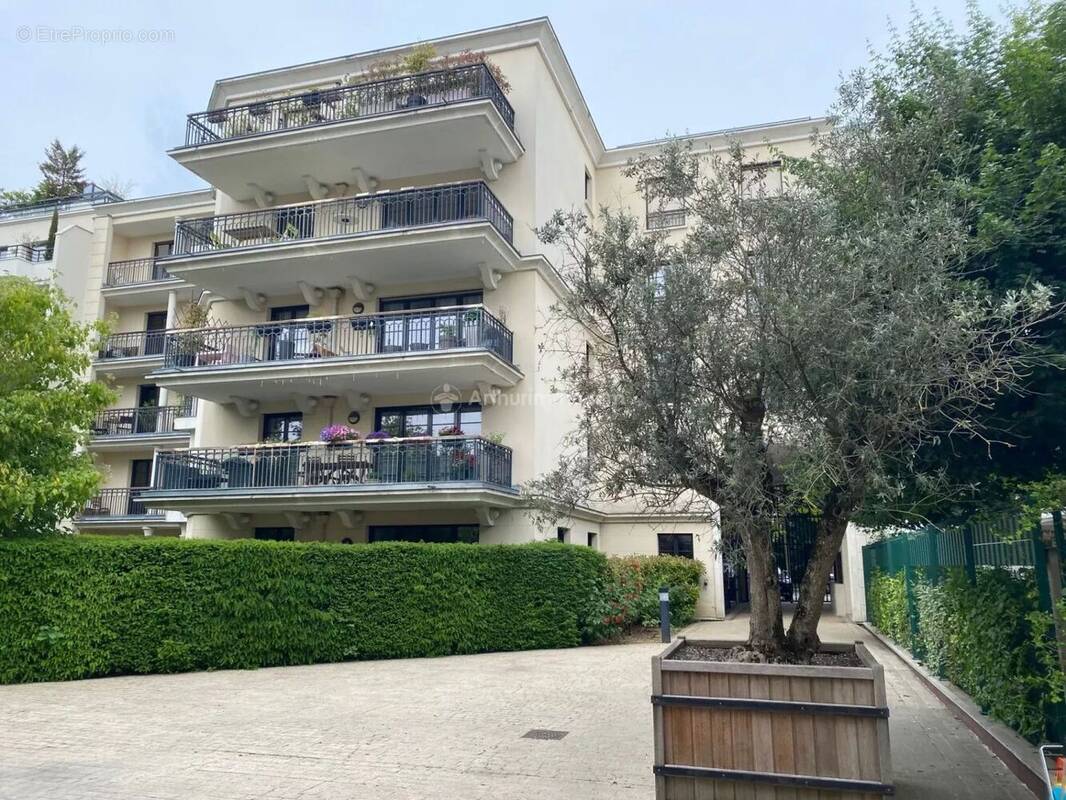 Appartement à LE PLESSIS-ROBINSON