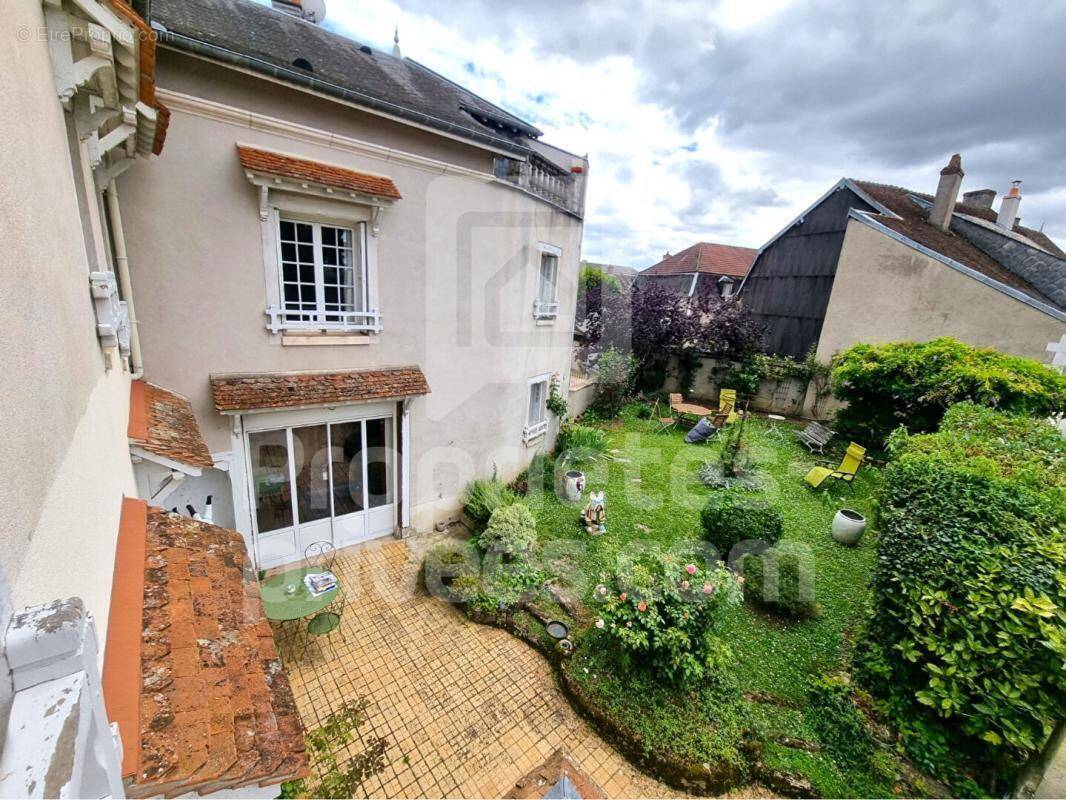 Maison à POUILLY-SUR-LOIRE