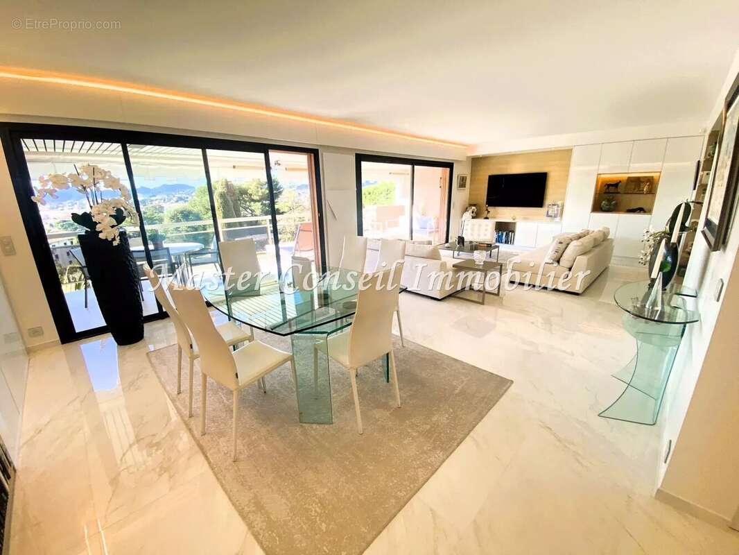 Appartement à LE CANNET